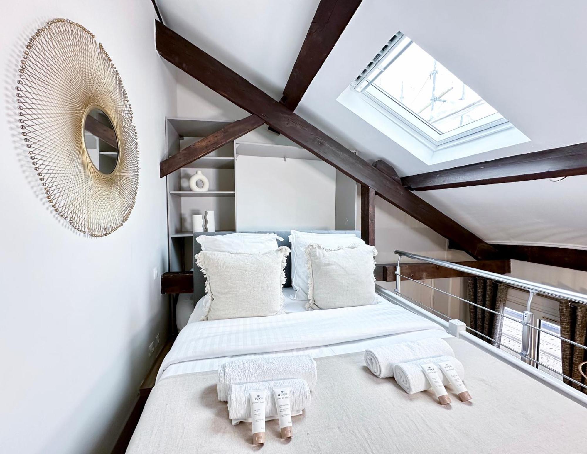 Buttes Chaumont - Amazing Duplex - 6062 Appartement Paris